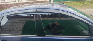 Ford Focus I 1998–2005 Deflektory okien SD (4 ks, Sunplex Sport) fotografia 2