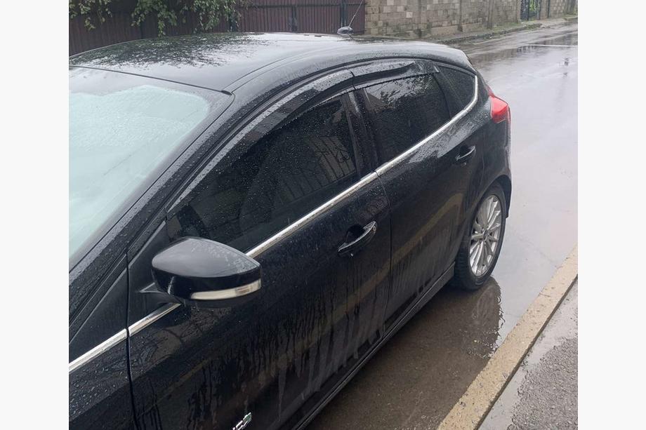 Ford Focus III 2011–2017 Okenné veterné deflektory HB/Sedan (4 ks, Sunplex Sport) Image