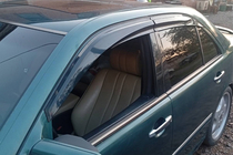 Mercedes E-class W210 1995–2002 Deflektory okien SD (4 ks, Sunplex Sport) fotografia 1