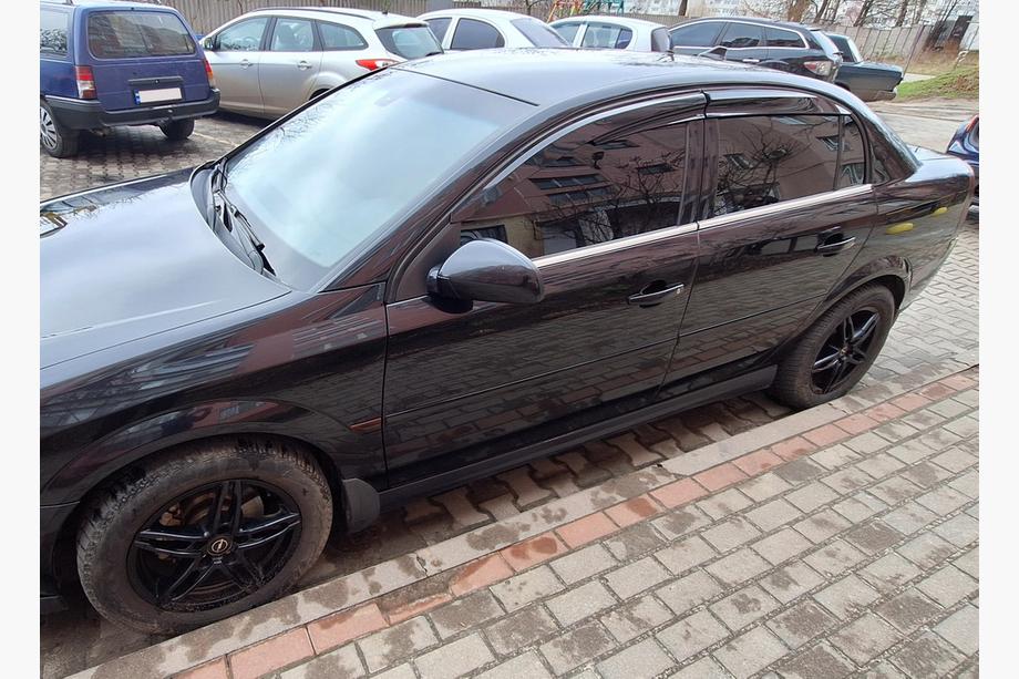 Opel Vectra C 2002–2008 Deflektory okien SD (4 ks, Sunplex Sport) Fotografia 4