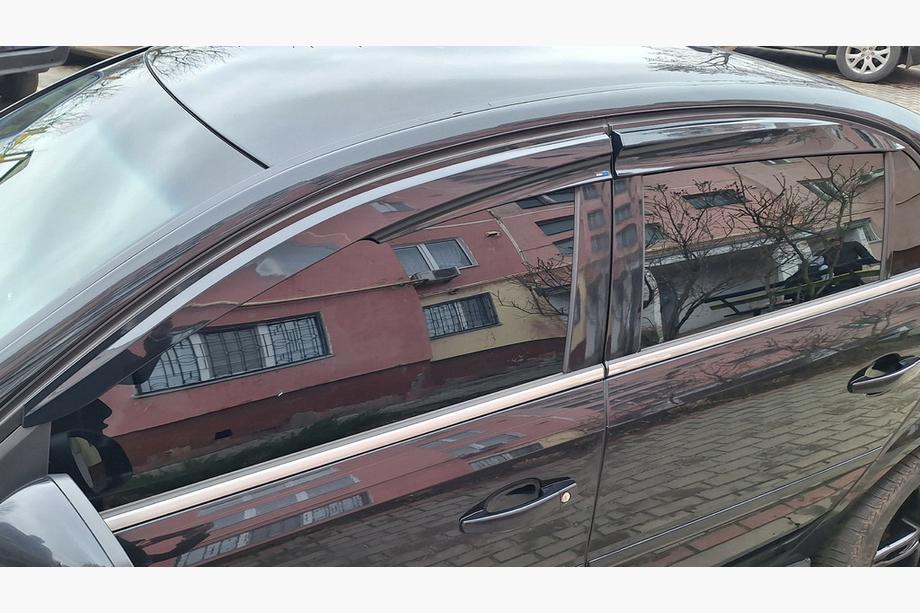Opel Vectra C 2002–2008 Deflektory okien SD (4 ks, Sunplex Sport) Fotografia 1