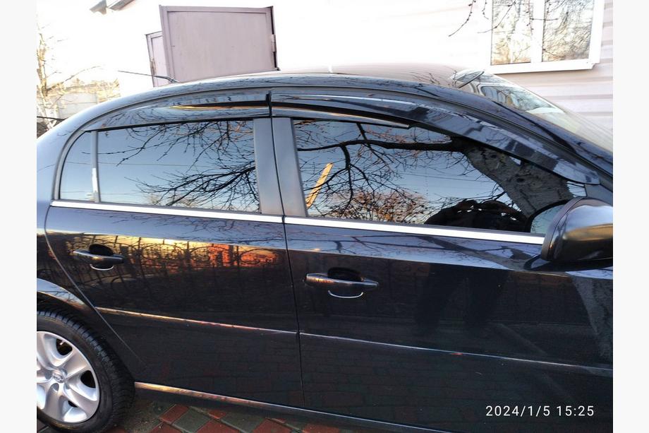 Opel Vectra C 2002–2008 Deflektory okien SD (4 ks, Sunplex Sport) Fotografia 6