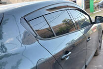 Renault Megane III 2009–2016 Okenné deflektory HB (4 ks, Sunplex Sport) fotografia 3