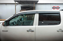 Toyota Hilux 2006–2015 Ofuky okien (4 ks, Sunplex Sport) fotografia 3