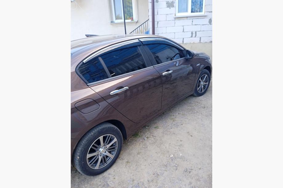 Fiat Tipo 2016– Okenné deflektory s chrómovou lištou (4 ks, Sunplex Chrome) Fotografia 3