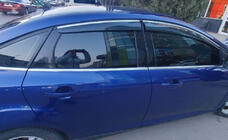 Ford Focus III 2011–2017 Okenné veterné deflektory s chrómovou lištou HB/Sedan (4 ks, Sunplex Chrome) fotografia 3