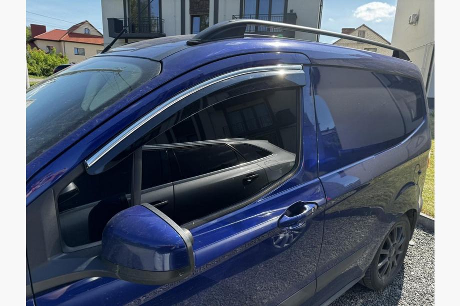 Ford Courier 2014–2023 Okenné deflektory s chrómovou lištou (4 ks, Sunplex Chrome) Image