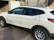 Nissan Qashqai 2014–2021 Okenné deflektory s chrómovou lištou (4 ks, Sunplex Chrome) fotografia 5