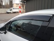 Renault Clio V 2019– Okenné deflektory s chrómovou lištou (4 ks, Sunplex Chrome) fotografia 5
