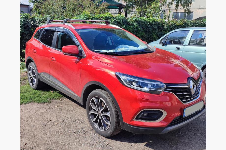 Renault Kadjar 2015–2022 Okenné deflektory s chrómovou lištou (4 ks, Sunplex Chrome) Fotografia 7