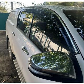 Okenné deflektory s chrómovou lištou (4 ks, Sunplex Chrome) Toyota Hilux 2015– fotografia 4