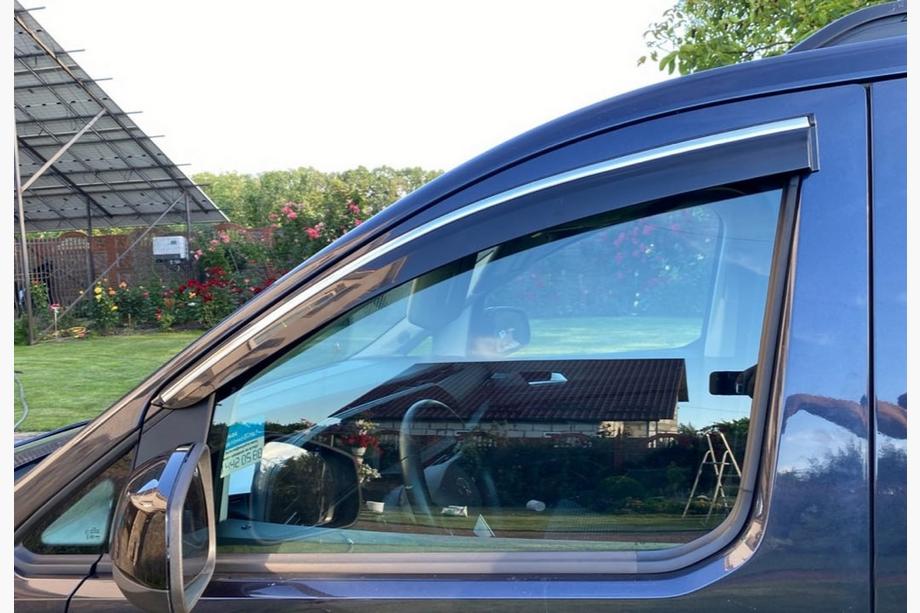 Volkswagen Caddy 2020– Deflektory okien s chrómovou lištou (2 ks, Sunplex Chrome) Image