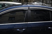 Volkswagen Passat B6 2006–2012 Okenné deflektory s chrómovou lištou (4 ks, Sunplex Chrome) fotografia 5