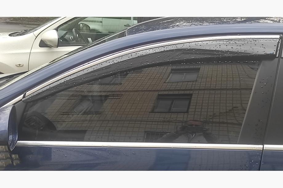 Volkswagen Passat B7 2012–2015 Deflektory okien s chrómovou lištou SD (4 ks, EU, Sunplex Chrome) Fotografia 2
