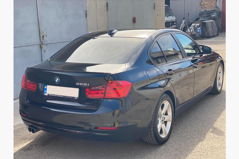 BMW rad 3 F30/F31 2012–2019 Lip spojler (Sunplex, čierny) Image