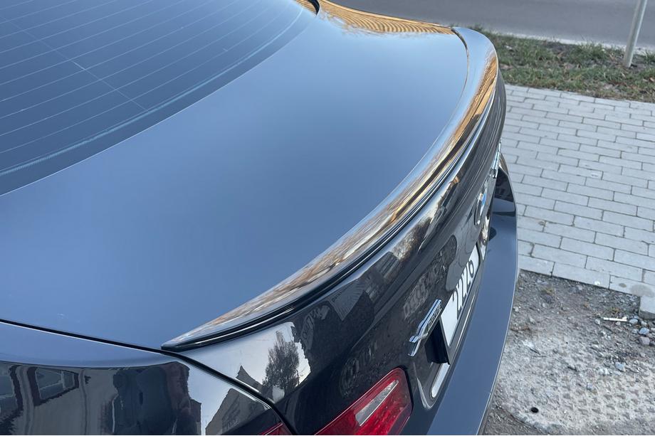 BMW 5. rad F10/F11 2010–2016 Lip spojler Sunplex (pre F10, čierny) Fotografia 2