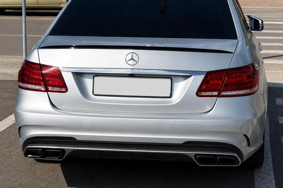 Mercedes E-class W212 2009–2016 LIP spojler (Sunplex, čierny) (130,5 cm x 5,8 cm) Image