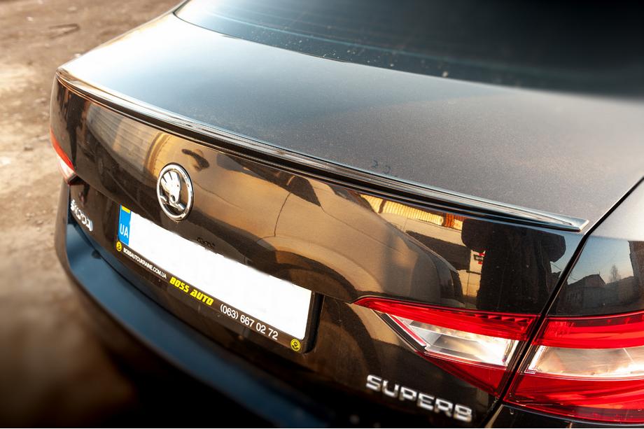 Skoda Superb 2015–2024 LIP spojler (Sunplex, čierny) (119,2 cm x 7,3 cm) Image