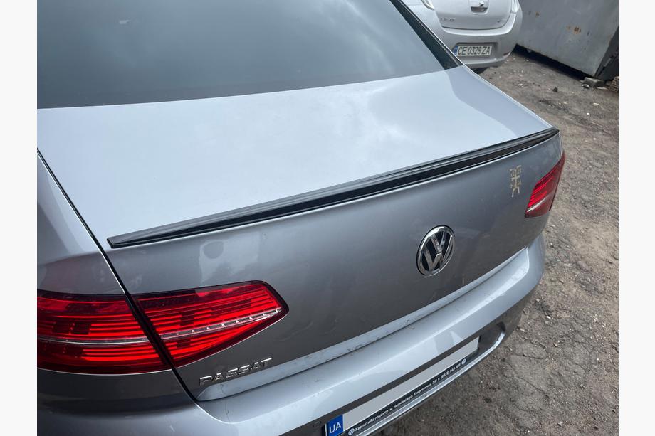 Volkswagen Passat B8 2015–2023 LIP spojler (Sunplex, čierny) (115,8 cm x 6,3 cm) Fotografia 2