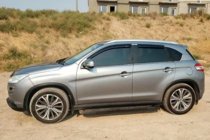 Peugeot 4008 2012–2017 Deflektory okien (4 ks, HIC) fotografia 5