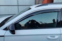 Skoda Karoq 2018– Okenné deflektory s chrómovou lištou (4 ks, HIC) fotografia 4