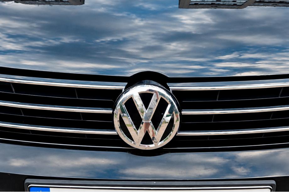 Volkswagen Passat B8 2015–2023 Predný emblém (2015-2018) 3G0853601B Image