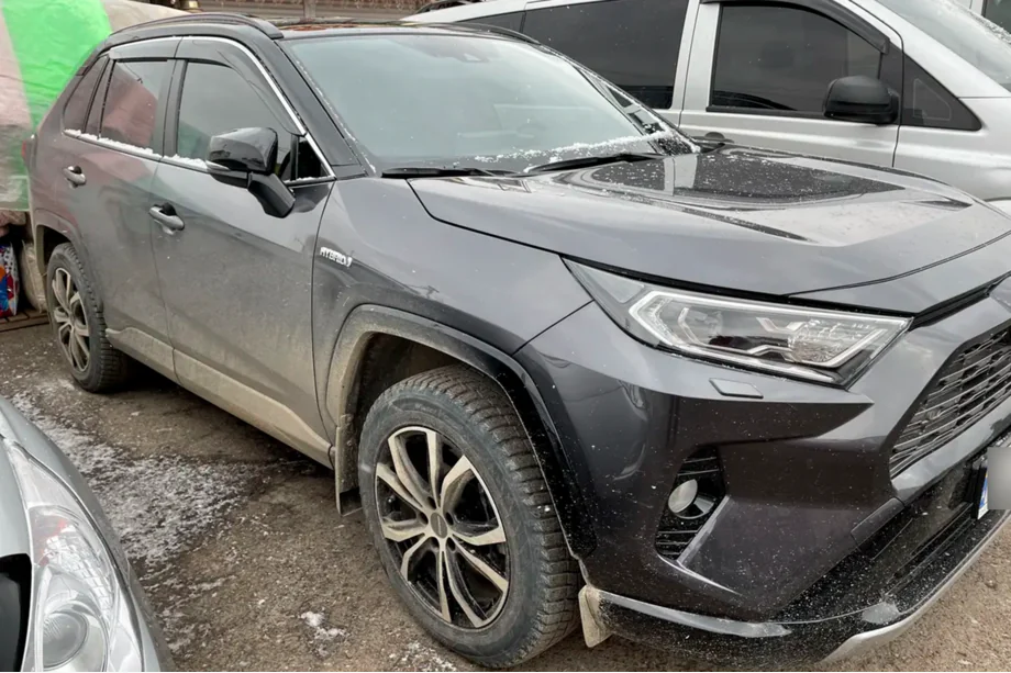 Toyota Rav 4 2019–2025 Okenné deflektory s chrómovou lištou (4 ks, HIC) Fotografia 3