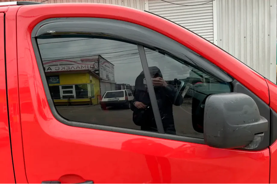 Nissan NV300/Primastar 2016– Okenné veterné deflektory (2 ks, HIC) Image