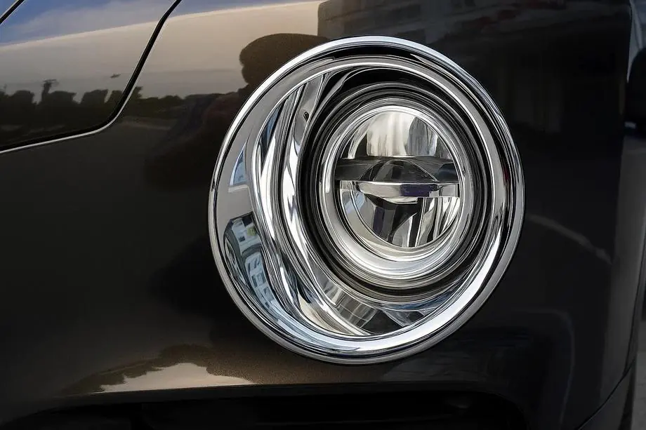 BMW X6 F16 2014–2019 Chrómové kryty hmloviek (2 ks) Image