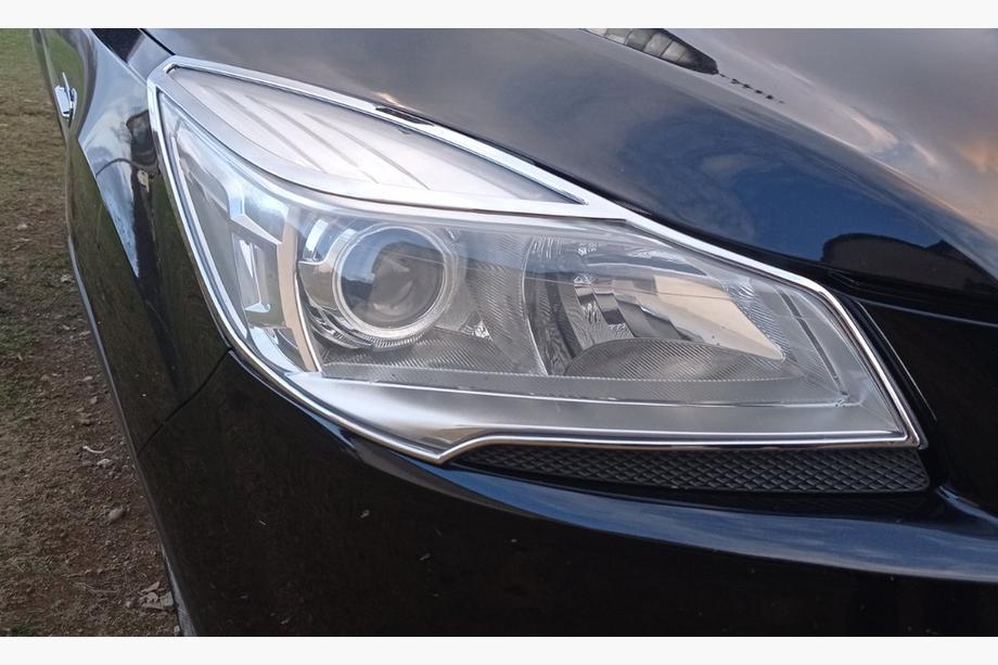 Ford Kuga/Escape 2013–2019 Chrómové lišty na svetlá 2013-2016 (ABS) Fotografia 5