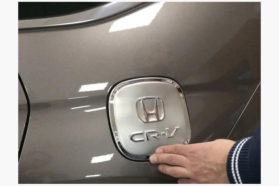 Honda CRV 2012–2016 Chrómový kryt palivovej klapky (ABS) Image