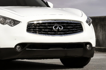 Infiniti QX70 2013–2019 Libao predný lip (plast) fotografia 3