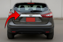 Nissan Qashqai 2014–2021 Lišta nad ŠPZ Libao (plast) fotografia 1