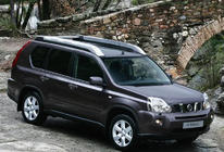 Nissan X-trail T31 2007–2014 Strešné lyžiny – originálny dizajn (so svetlami) fotografia 3