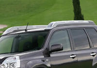 Nissan X-trail T31 2007–2014 Strešné lyžiny – originálny dizajn (so svetlami) fotografia 1