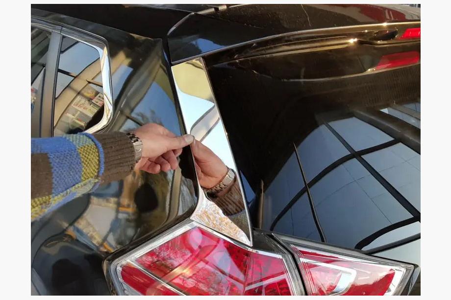 Nissan X-trail T32/Rogue 2014–2021 Chrómové kryty stĺpikov zadného okna Libao (2 ks, plast) Image