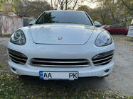 Porsche Cayenne 2010–2017 Chrómové lišty na mriežku Libao fotografia 3