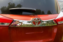 Toyota Rav 4 2013–2018 Nerezová lišta nad ŠPZ na nárazník Libao 2013-2016 fotografia 2