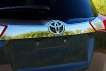 Toyota Rav 4 2013–2018 Nerezová lišta nad ŠPZ na nárazník Libao 2013-2016 fotografia 1