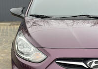 Hyundai Accent 2011–2017 Kryty zrkadiel s výrezom pre smerovku BMW-style (2 ks) fotografia 1