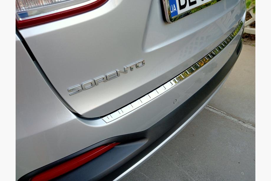 Kia Sorento III UM 2014–2020 Nerezová lišta na zadný nárazník Image