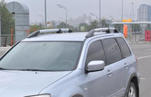 Mitsubishi Outlander 2001–2006 Strešné lyžiny (2 ks, OEM) fotografia 2