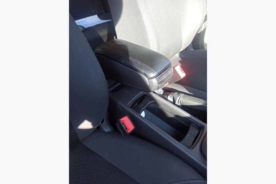 Ford Focus III 2011–2017 Lakťová opierka 2015+ čierna Image