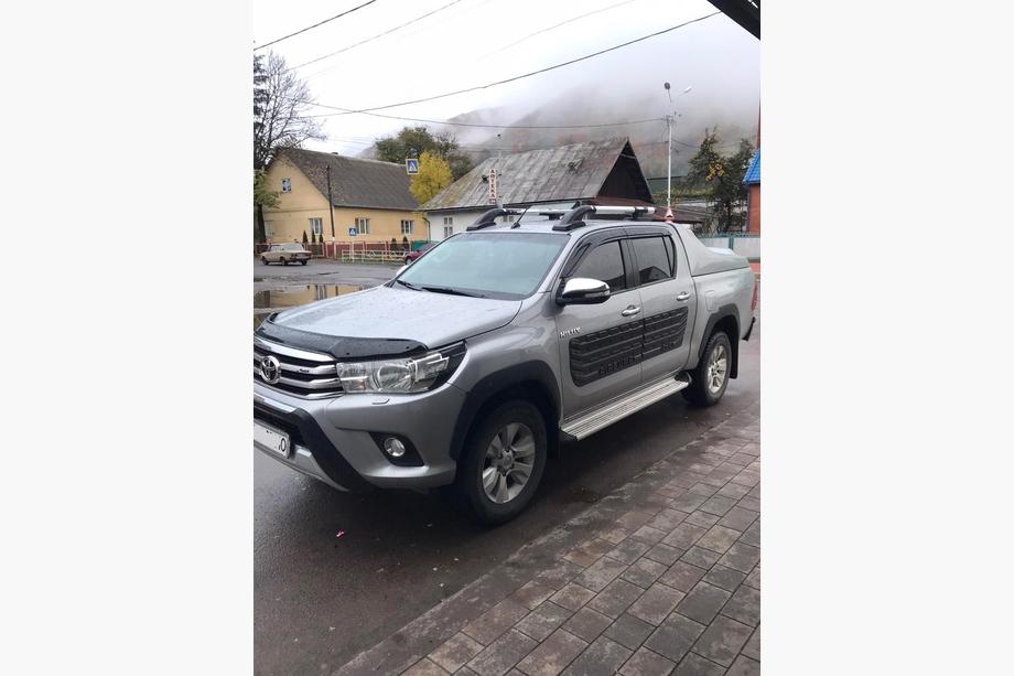 Toyota Hilux 2015– Strešné lyžiny s priečnikmi (2 ks, chróm) Image