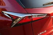 Lexus NX 2014–2021 Chrómové kryty zadných svetiel (2 ks, ABS) fotografia 2