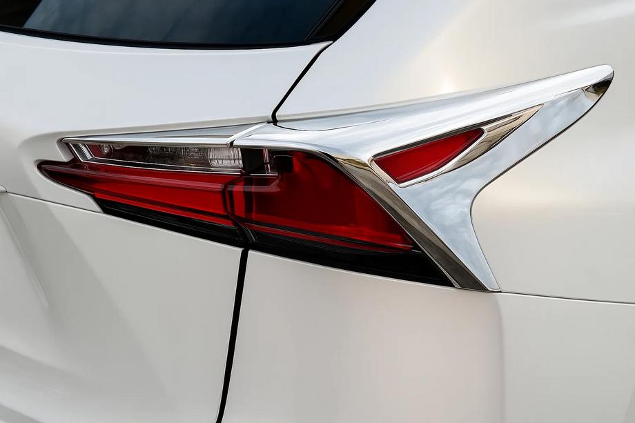 Lexus NX 2014–2021 Chrómové kryty zadných svetiel (2 ks, ABS) Image
