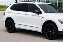Volkswagen Tiguan 2016–2023 Nerezové lišty na dvere Carmos (sada 4 ks) fotografia 1