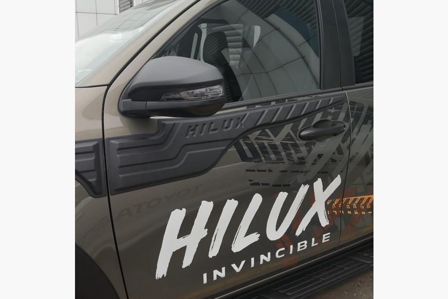 Toyota Hilux 2015– Lišta na hornú časť dverí (4 ks, ABS) Fotografia 6