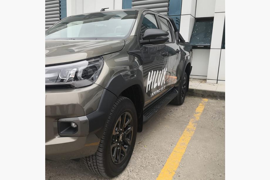 Toyota Hilux 2015– Lišta na hornú časť dverí (4 ks, ABS) Fotografia 5