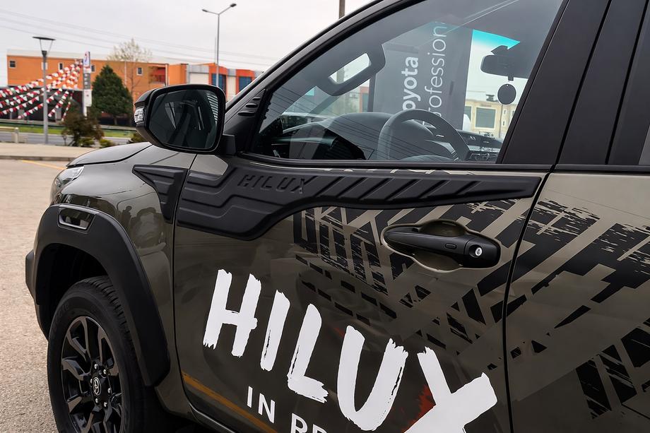 Toyota Hilux 2015– Lišta na hornú časť dverí (4 ks, ABS) Fotografia 1